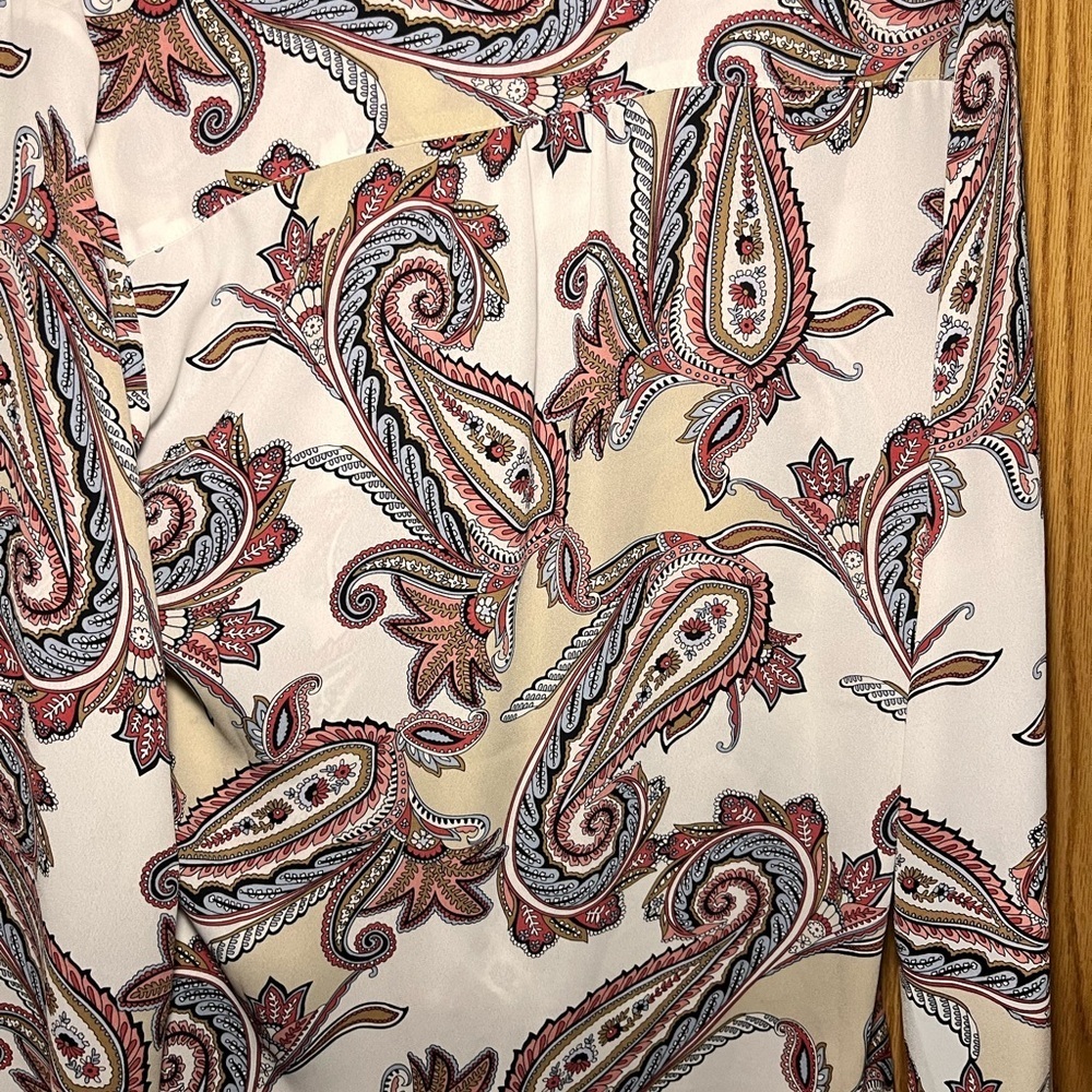 White House Black market Paisley Print Women's Top - Cream and Red - Picture 4 of 4